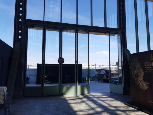 Geautomatiseerde deuren in Gare Maritime in Brussel