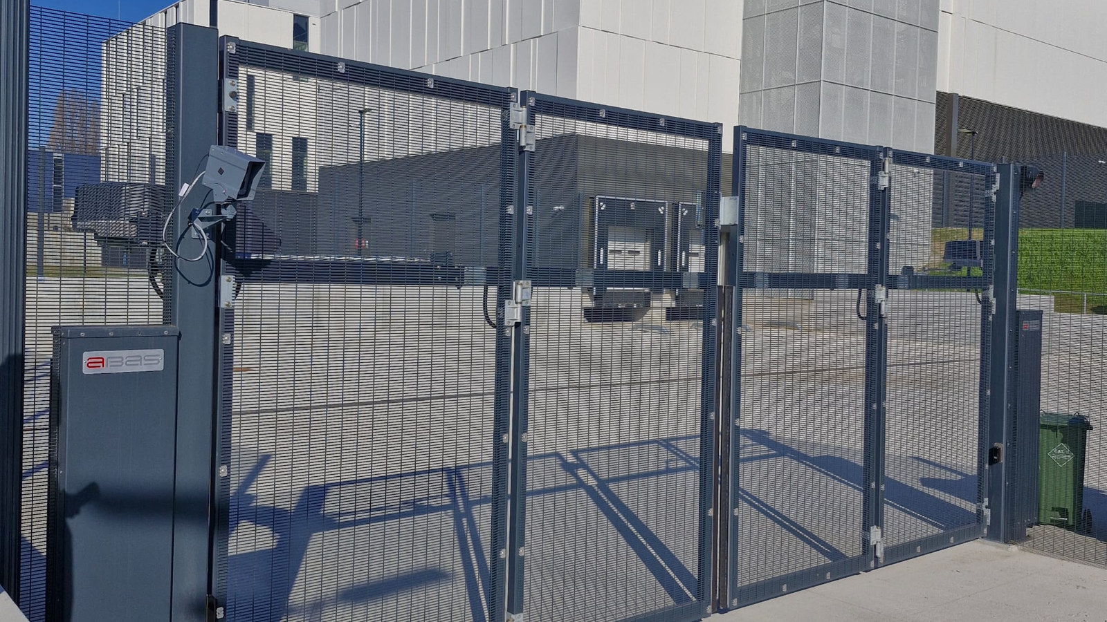 High-security speedgate voor gecontroleerde voertuigtoegang